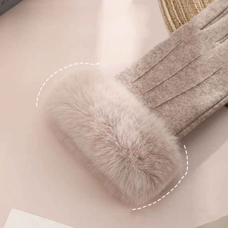 ถุงมือผู้หญิงสำหรับฤดูหนาว อุ่นสบาย หน้าจอสัมผัสได้ ลายทาง ขนนุ่ม ดีไซน์หรูหรา เรียบง่าย กันลม ไม่บานใหญ่ เหมาะสำหรับขี่จักรยาน ขับรถ ยืดหยุ่นได้