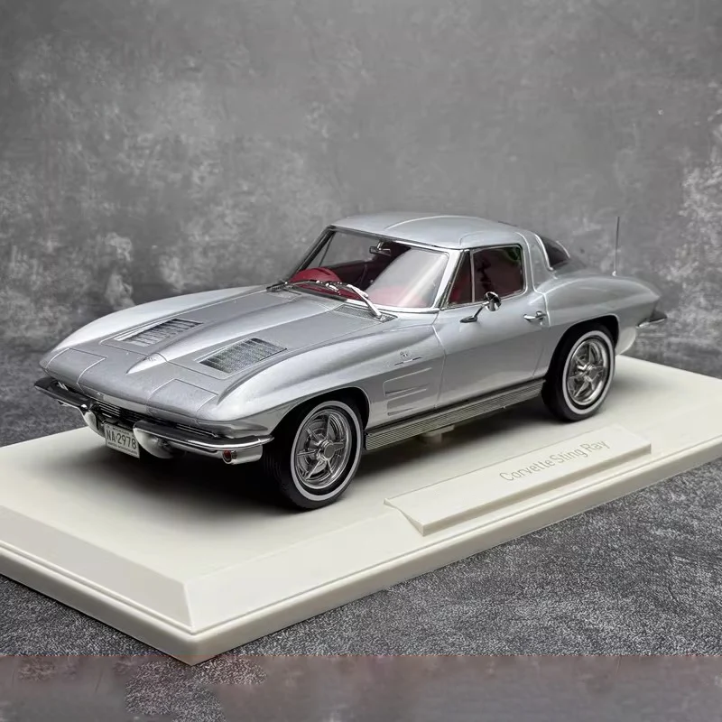 

Масштабная модель Corvette Sting Ray 1963 года 1:18, имитация из сплава, статическая коллекционная игрушка, подарок, сувенир, украшение