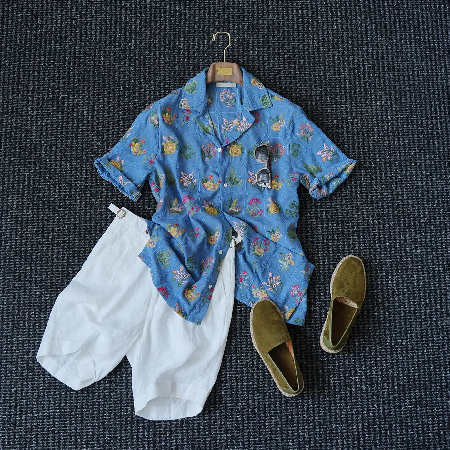 

Qingzhi narrative, heavy industry embroidery, leisure vacation, Cuban collar shirt, men's old money and elegant top