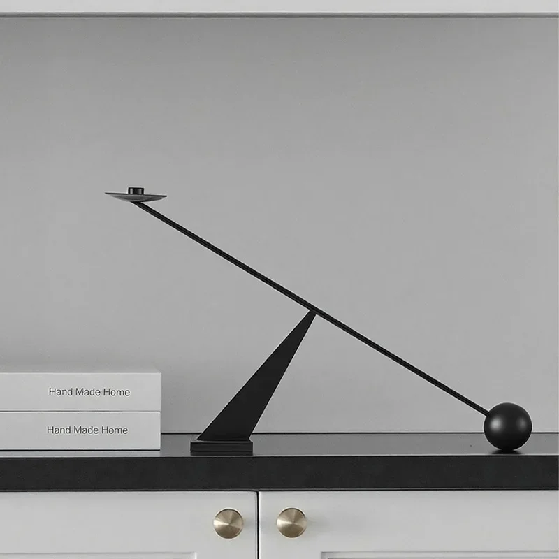 Modern Simple Metal Candlestick Ornament, Housewarming Gift Ornament, High-end Sense, Niche Entrance Restaurant Ornament