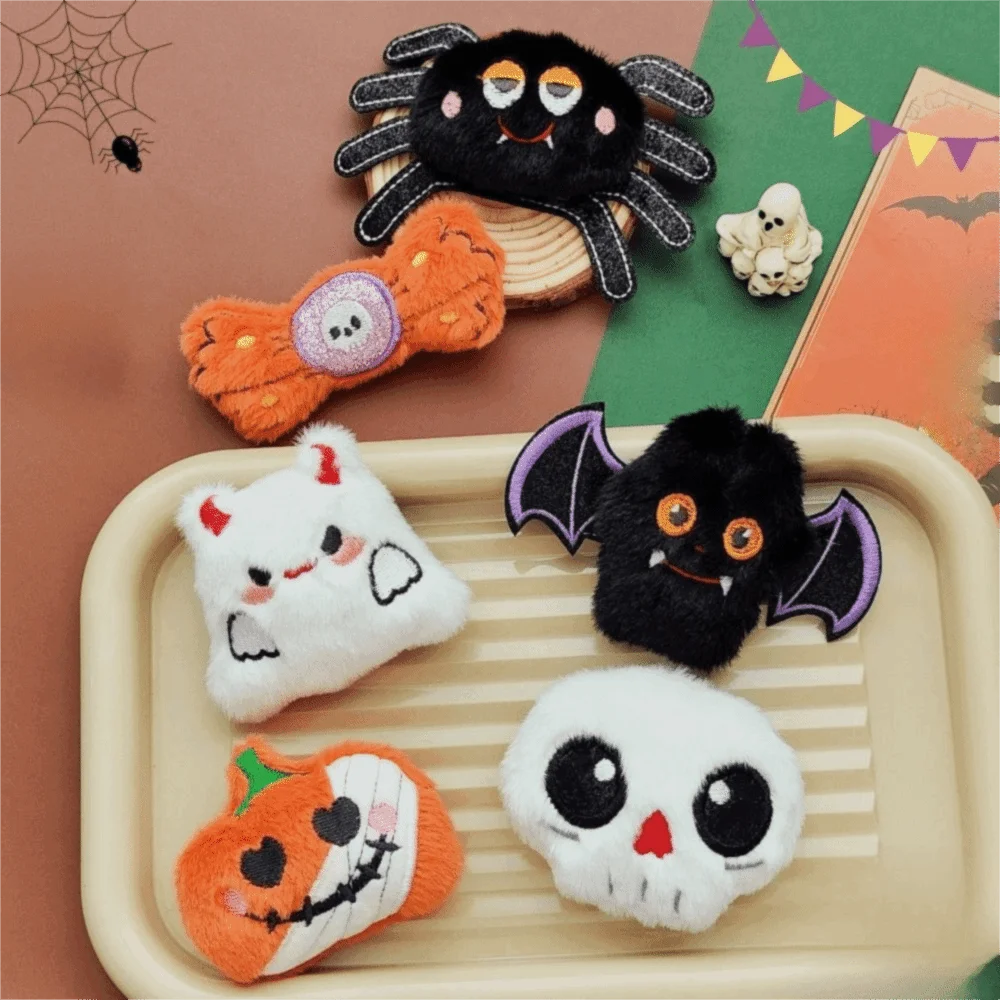 Mini Trumpet Halloween Brooch 3–6cm Mini Accessory The Size of A Palm Festival Decoration Brooch 3D Compact Sticker Style
