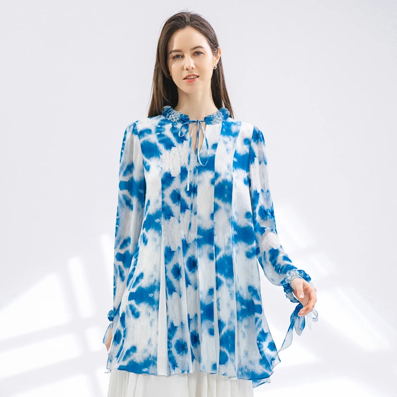 

Double-layered Georgette Silk Fungus-trimmed Cutout Lace-up Round Neck Puff Long-sleeved Accordion-pleated Blue T-shirt BY200