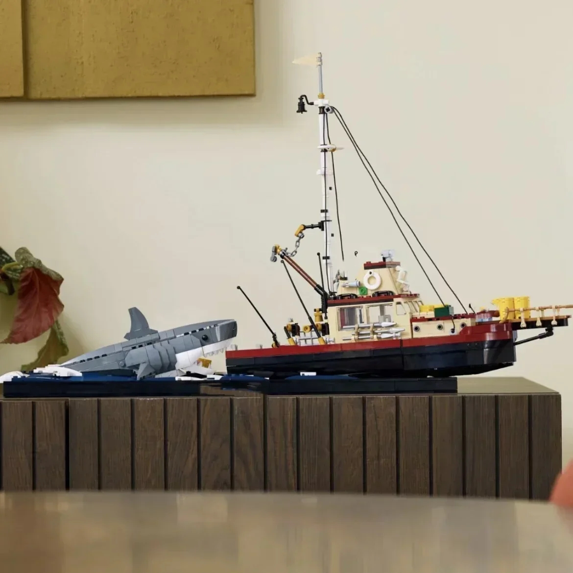 IN stock 21350 Jaws Dior White Shark Model Building Blocks Set Pirate Ship Sea Fisher Fishing Boat Vessel Toys for Kid Gift