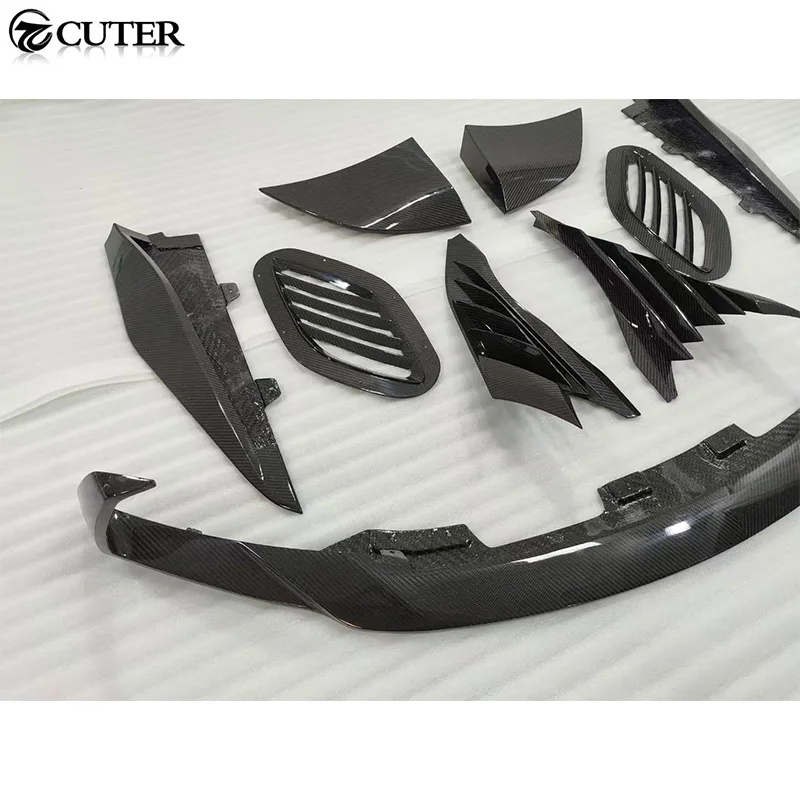 DBS 770 Style Dry Carbon Fiber Front Bumper Lip Rear Bumper Diffuser Splitter Side Skirts for Aston Martin DBS Car Body Kit