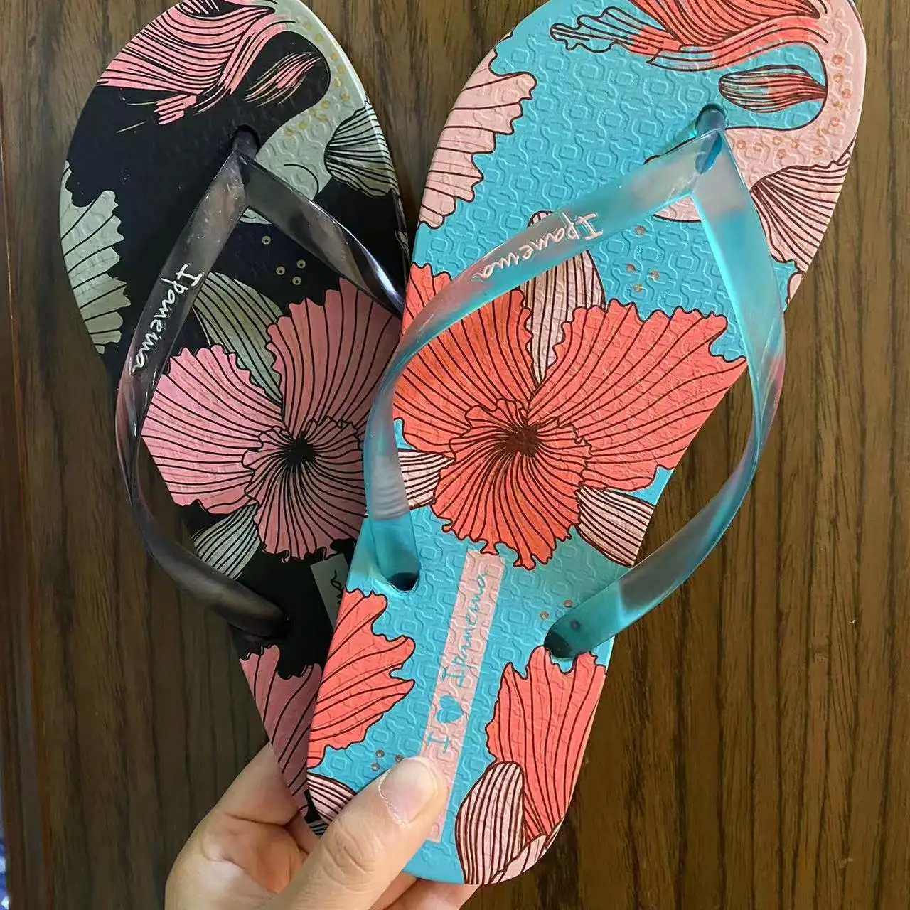 Chinelo Ipanema Fashionable Thong Antiderrapante para Praia, Sandália Casual de Salto Rasteiro, Calçado Juvenil com Cabedal d...