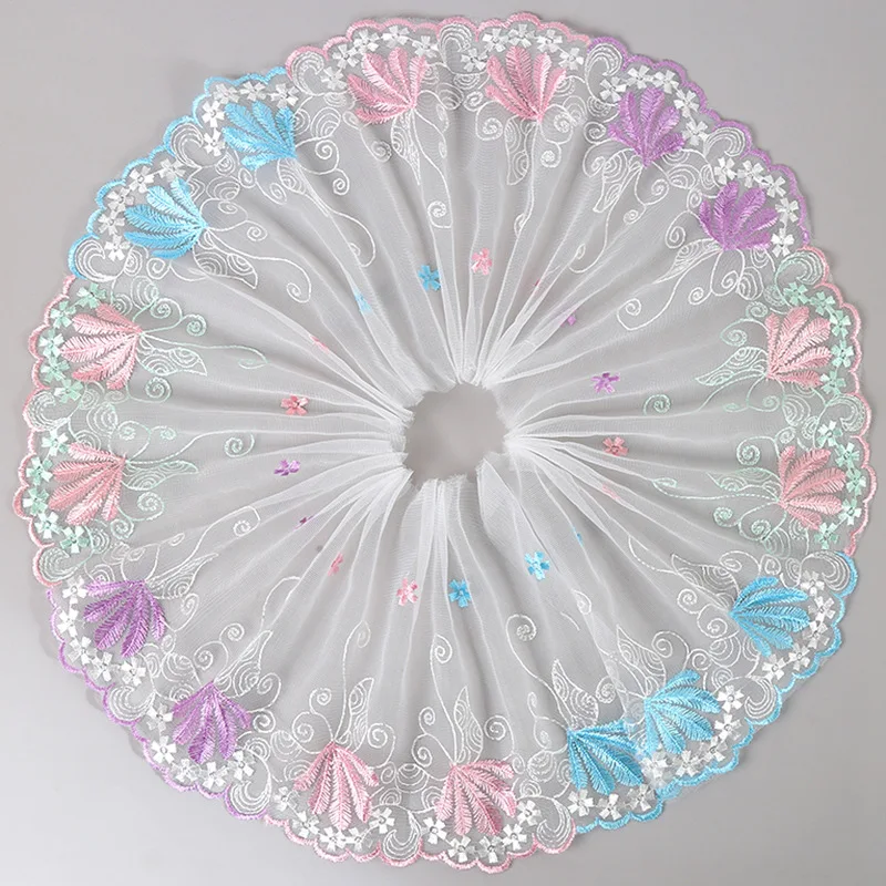 New lace embroidered tulle decorated with paw print and leaf motifs, suitable for toys, half skirts, luggage fabrics and garments, 3 yards in length and 20 centimeters in width