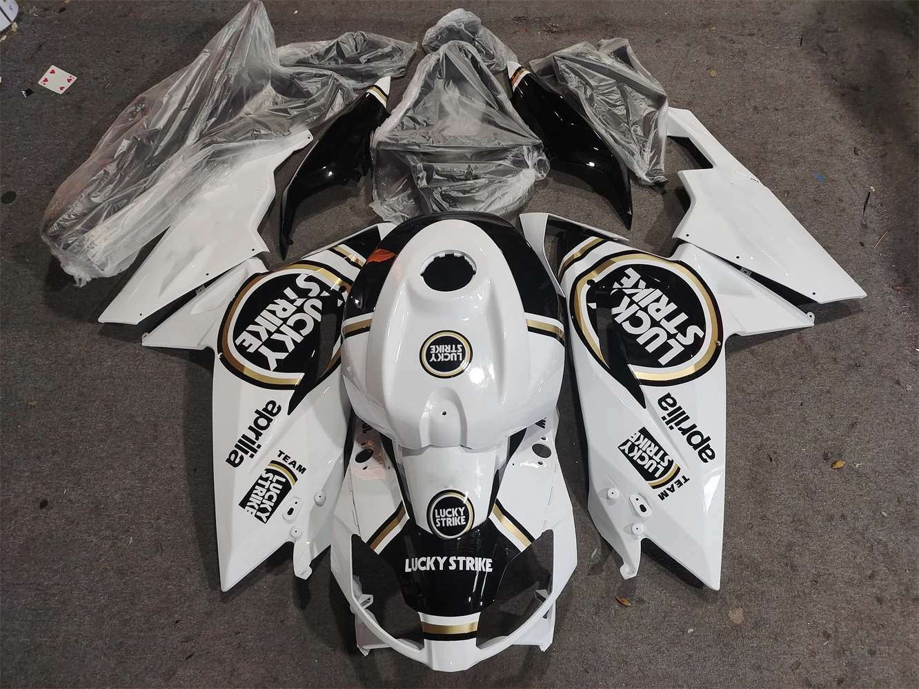 Motorcycle Whole Body Fairing Suitable for Apulia RS125 06-11 RS 125 2006 2007 2008 2009 2010 2011 Diversion hood Black white