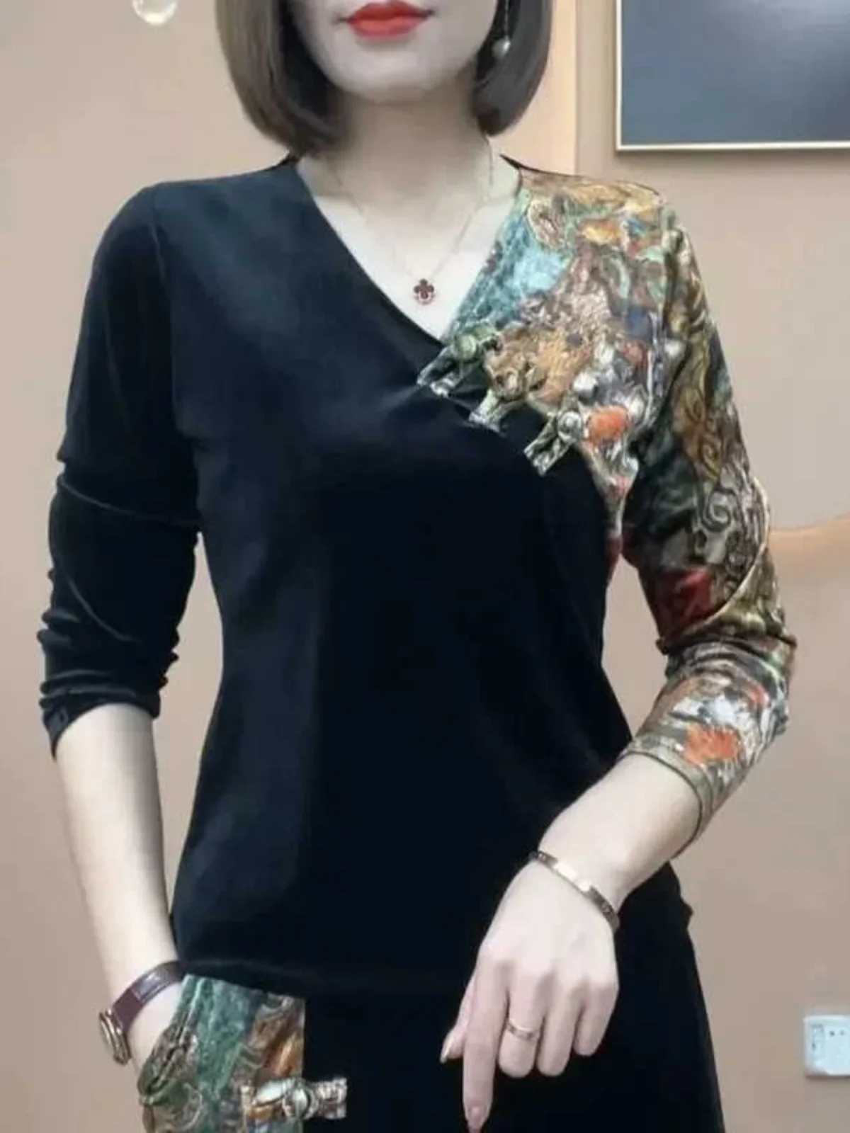 Elegant Gold Velvet Long Sleeve Qipao Dress with Button Detail plus Size Slimming Two Piece Set for Middle-Aged Women