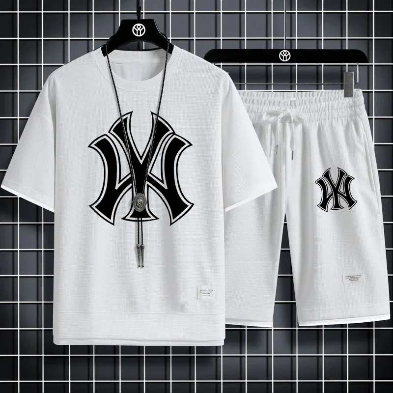 Summer printed short-sleeved T-shirt + shorts casual two-piece set for men, suitable for fitness and basketball sports.