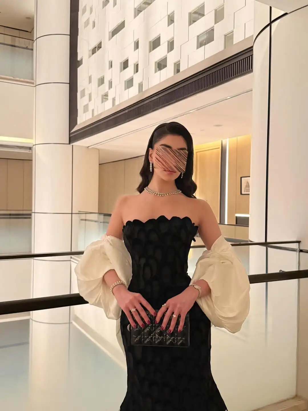 Design Chic Contrast Color Trend Mermaid Strapless Puff Sleeve 3D Pattern Detail Fabric Shawl Evening Prom Formal Party Gown