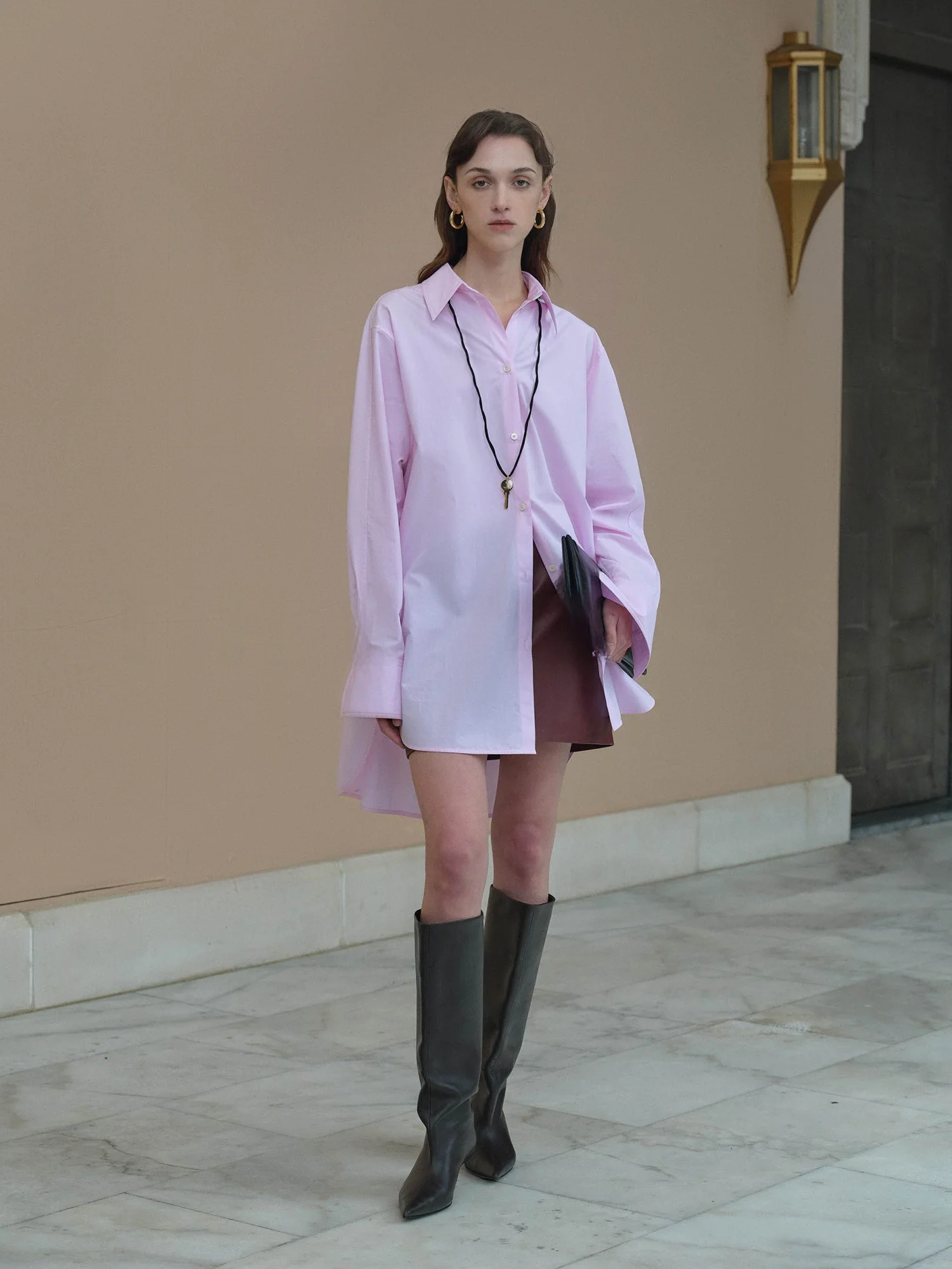 

Эксклюзивная кожаная мини-юбка AES Mis Fini класса люкс, модная, утягивающая, со средней талией, H-образного силуэта, для повседневной носки, приталенная, весенняя коллекция.