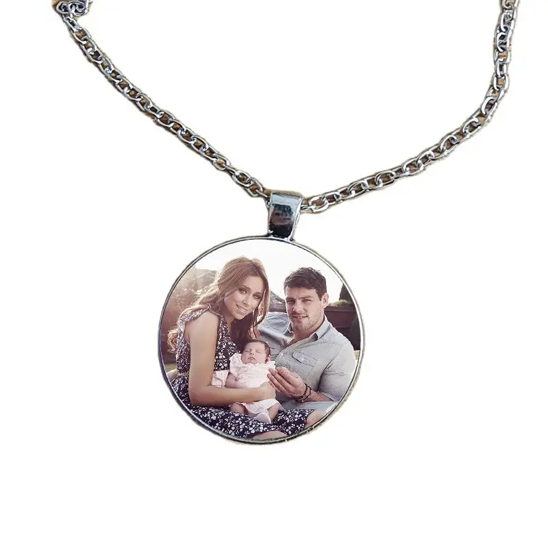 3 cm große personalisierte Foto-Anhänger-Halskette für Ihr Baby, Foto-Geschenk für die Familie von Mama und Papa – Detail 2