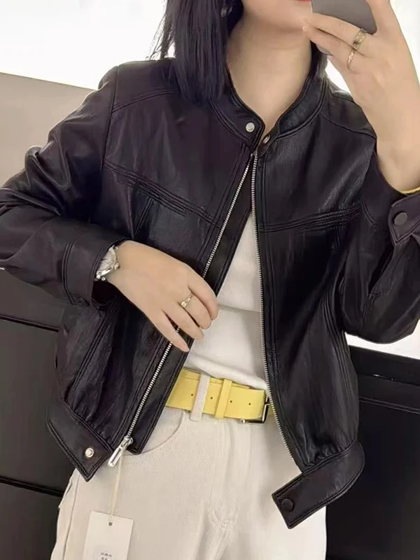 เสื้อแจ็คเก็ตหนังคอตั้งแฟชั่นใหม่ ฤดูใบไม้ผลิ 2025 ทรงหลวม ใส่สบาย ช่วยพรางหุ่น  สำหรับผู้หญิง  แบบซิป แขนยาว ทรงปกติ