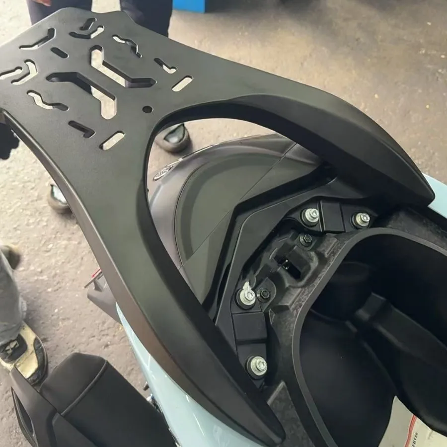 Applicable to 2025 Yamaha NMAX155 aluminum alloy rear shelf tail box bracket, the new thickened one does not tilt the tail.