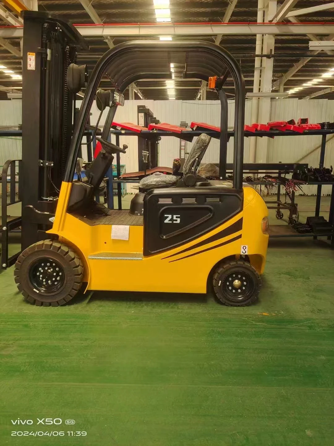 رافعة شوكية كهربائية الصين الصانع 1 طن 2 طن بطارية 72 فولت مصنع التخصيص بطارية ليثيوم رافعة شوكية هيدروليكية 3 طن السعر