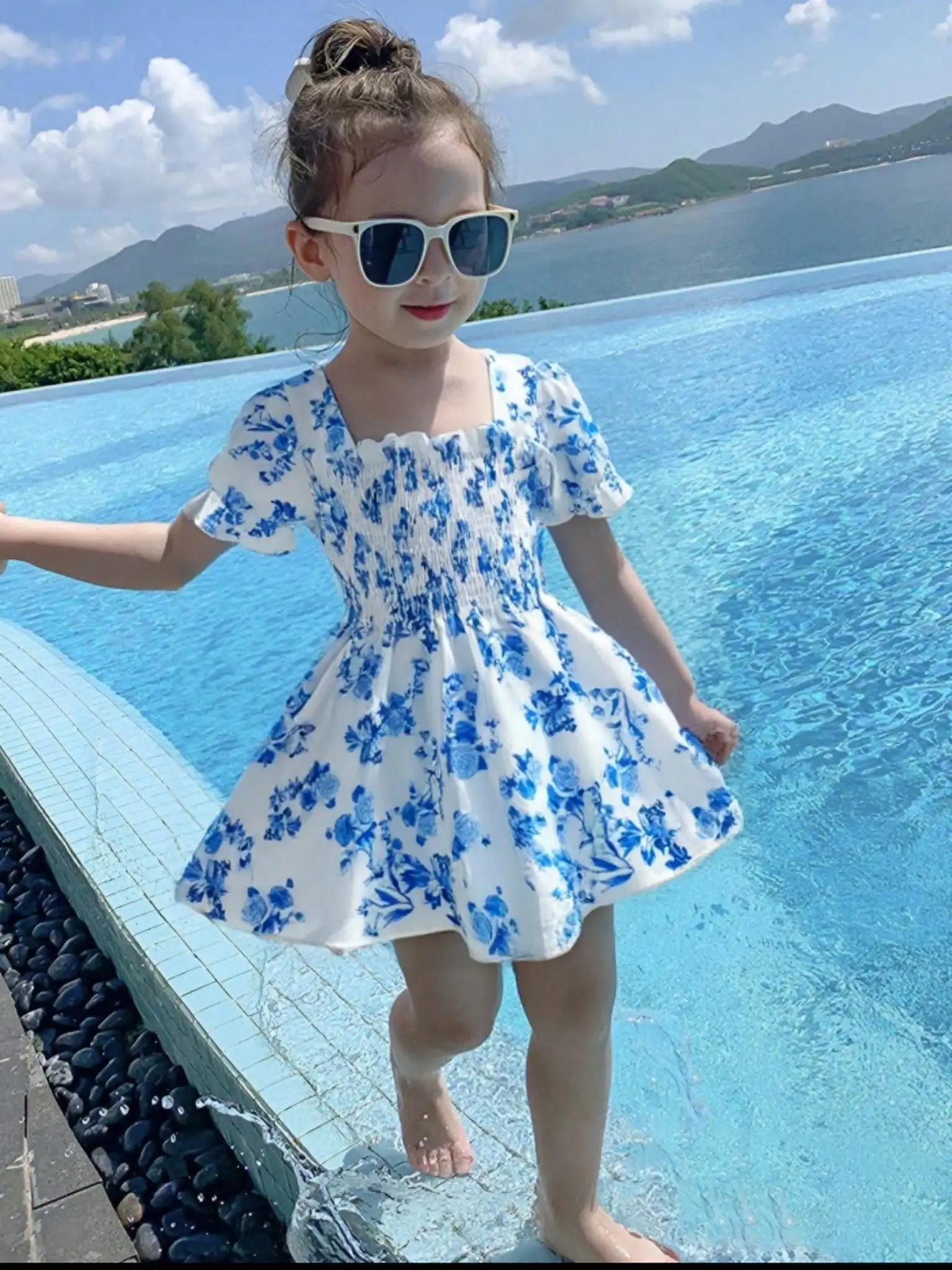 2026 casual girls' blue floral square neck ruffle short sleeved dress, breathable short sleeved, suitable for daily summer