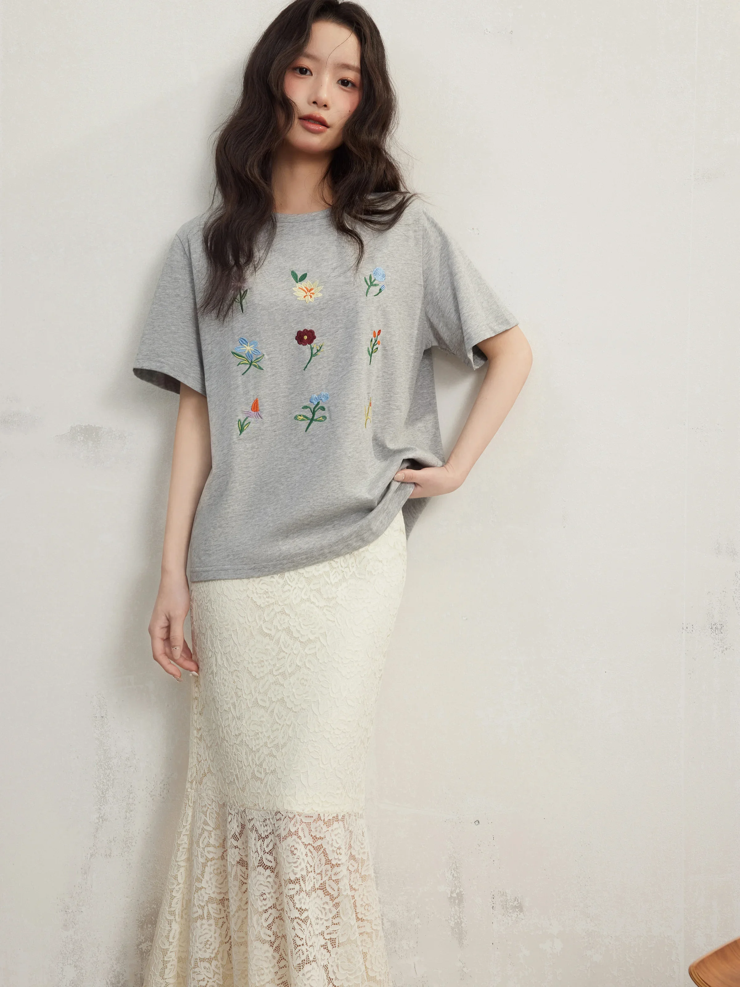 

Floral Embroidered T-Shirt Women Summer Loose Fit Short Sleeve Casual Top with Cooling Tech Fabric Slimming Breathable Tee