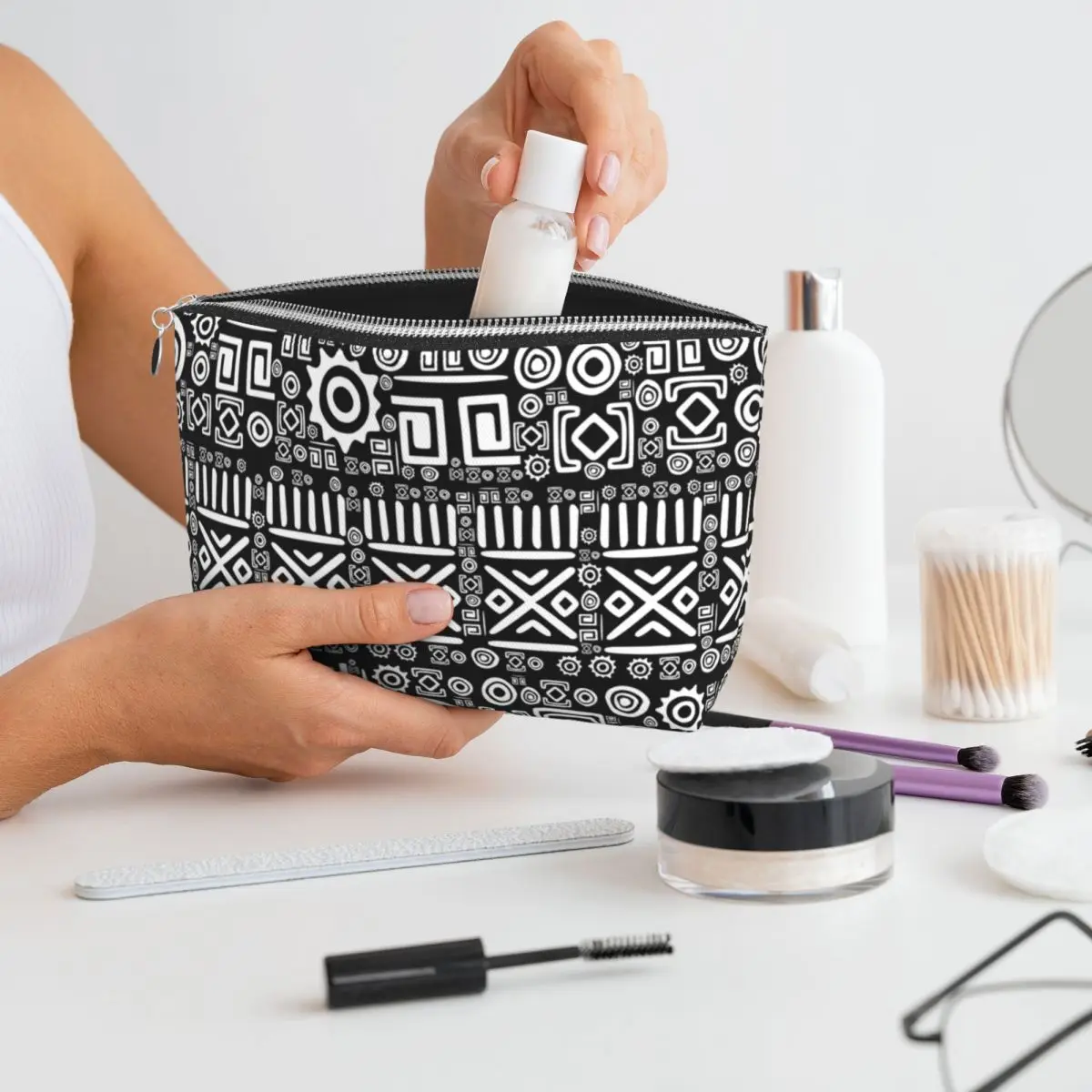 

Ethnic African Pattern Women Cosmetic Bag Travel Makeup Organizer Pouch Toiletry Storage Dopp Kit Box