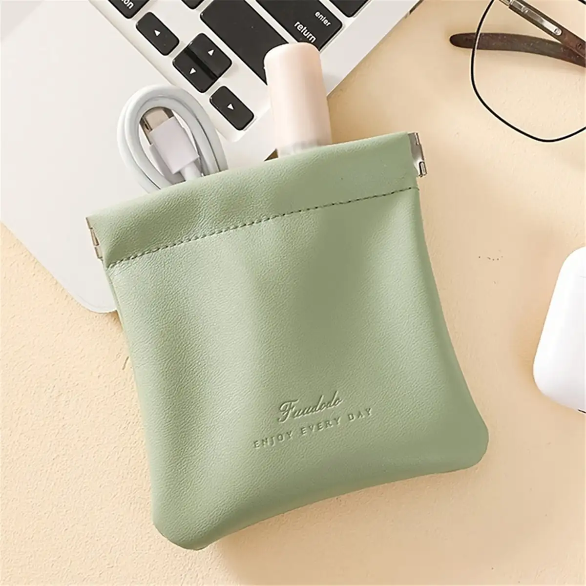 1PC Random Color Data Cable Storage Bag Charging Data Cable Automatic Tight Mouth Closure Portable Universal Mini Wallet