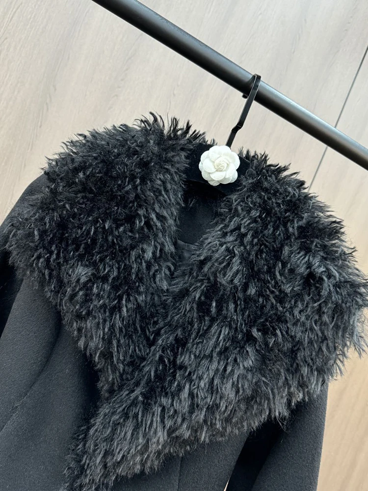 VGH Solid Spliced Fur Chic Coats For Women Large Lapel Long Sleeves Slimming Fashionable Streetwear Cardigan Jackets Female New