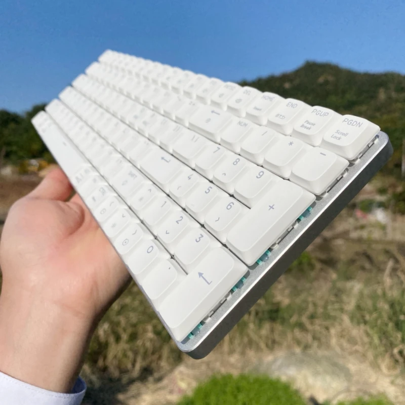 لوحة مفاتيح ميكانيكية منخفضة الوضع ثلاثية الوضع سماعة لاسلكية Bluetooth5.0 2.4g لوحة مفاتيح مكتبية صامتة من سبائك الألومنيوم للكمبيوتر اللوحي ولوحة مفاتيح سطح المكتب