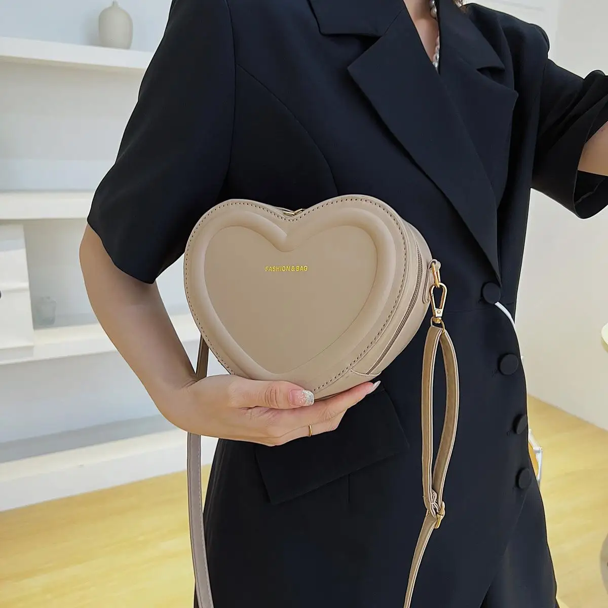 fashionable-heart-shaped-shoulder-bag-for-girls-cute-style-crossbody-bag-new-2023-single-strap-satchel-handbag