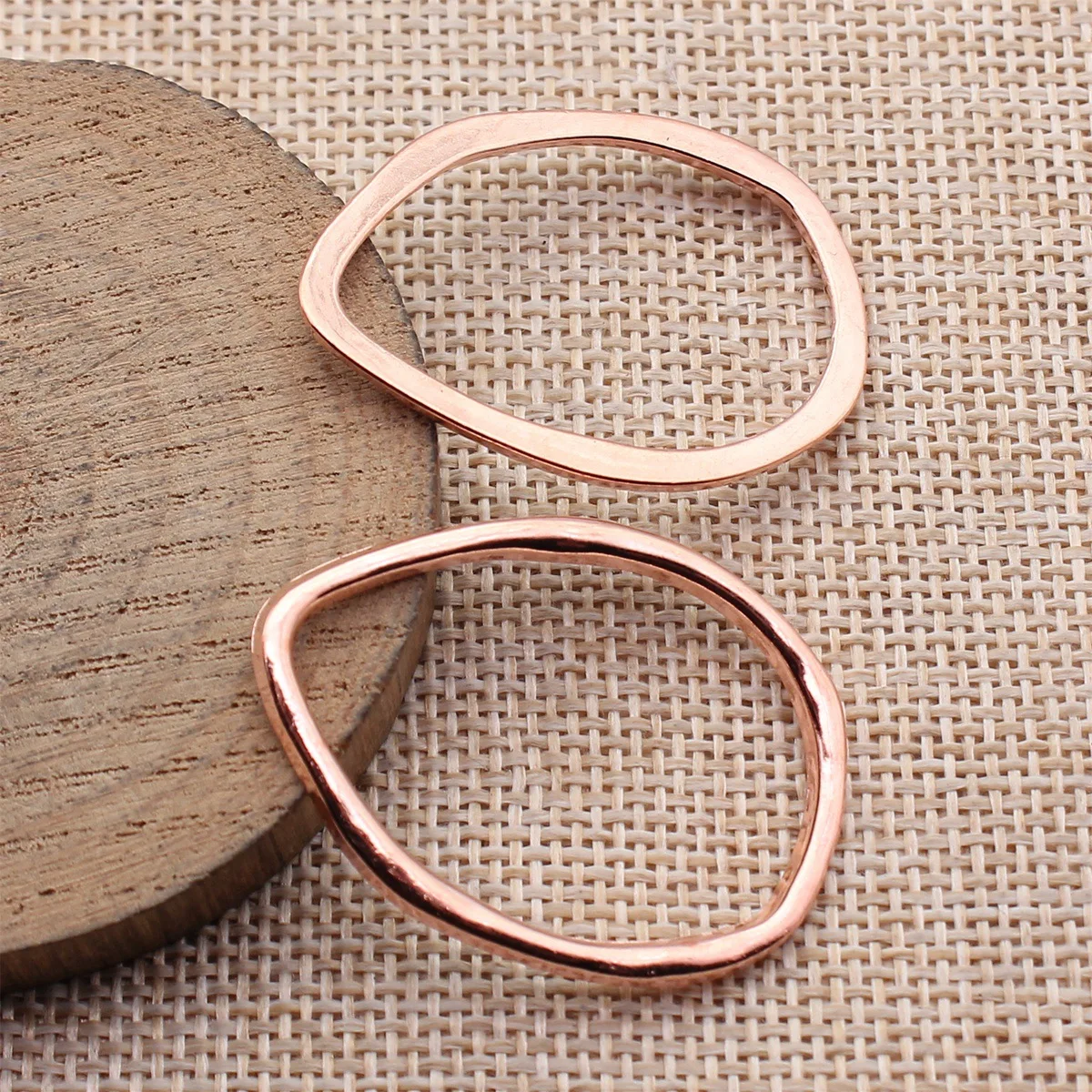 

8 шт., 40x29 мм (1,57x1,14 дюйма), цвет розовое золото, ажурные подвески в форме груши, аксессуары для изготовления ювелирных изделий своими руками