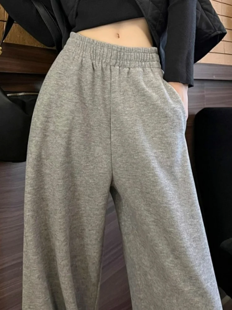 Spodnie damskie khaki z wysokim stanem, luźne, z prostymi nogawkami, jesienno-zimowe, w stylu lazy casual, z szerokimi nogawkami, z efektem noża, wygodny krój.