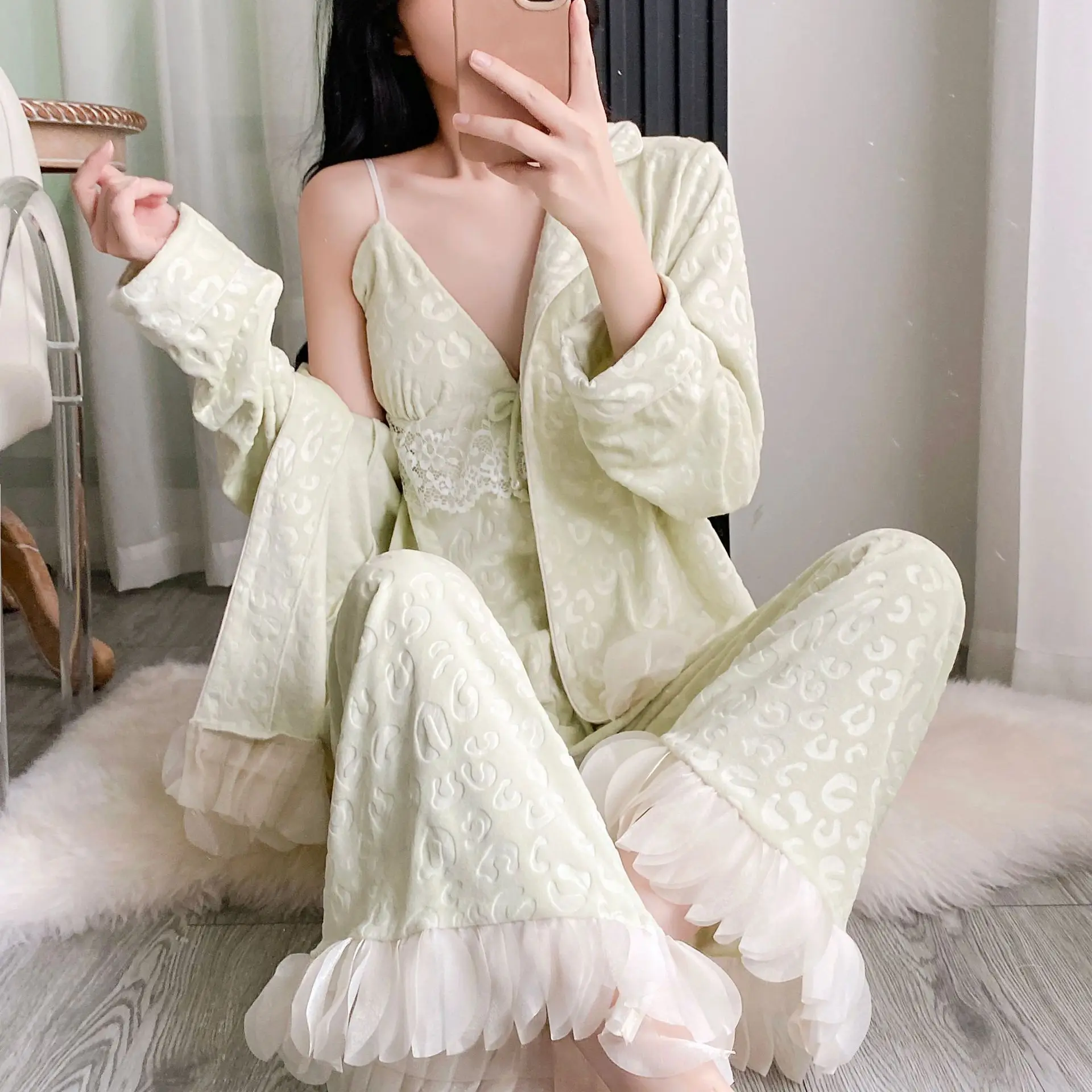 طقم بيجامات نسائي مخملي من جزيرة سميكة ملابس نوم بنطلون من الفلانيل مزدوج الوجه ملابس منزلية أنيقة من الدانتيل ملابس للاستلقاء #3