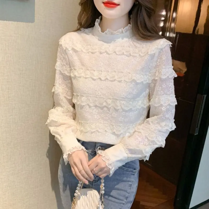 New Autumn and Winter Lace and Plush Thick Half High Neck Warm Bottom Shirt for Women Stylish and Stylish Interior Small Shirt