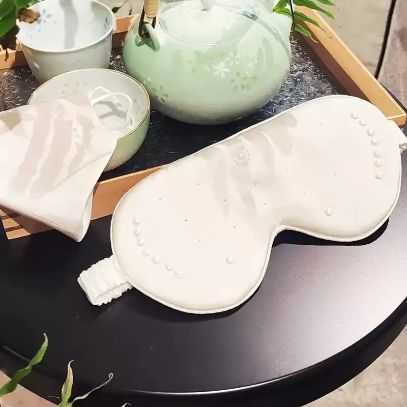 Aisha Chinese stijl dubbelzijdig zijden slaapmasker met strass steentjes, luxe pareldecoratie, zacht oogmasker, draagbaar voor reizen & dutjes, zijden cadeaudoos voor cadeaus