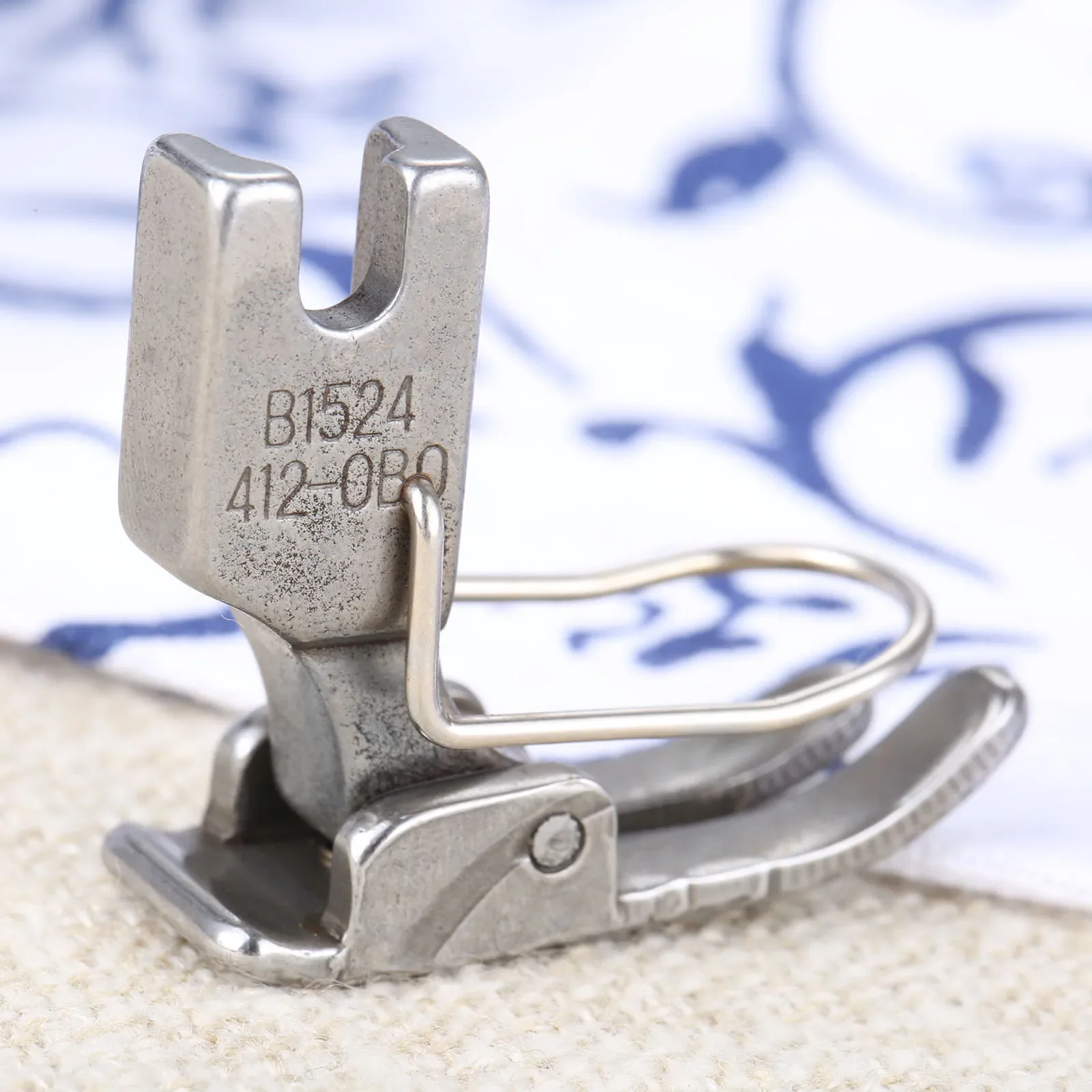 1 Pc Metal Industrial Sewing Machine Presser Foot with Finger Guard Suit Flat Cart Needle Guard Safe Feet Presser Replaces P351G