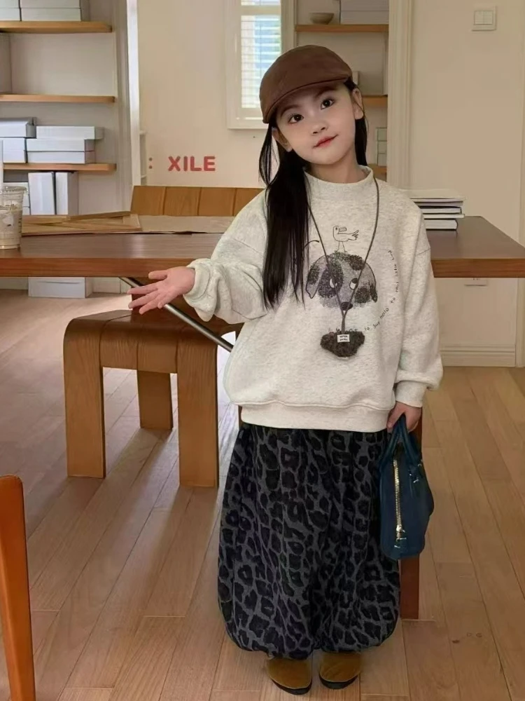 Girls' Set Cartoon Plus Plush Thick Hoodie with Leopard Print Lantern Pants 2026 Autumn and Winter New Fashion Kids Outfits