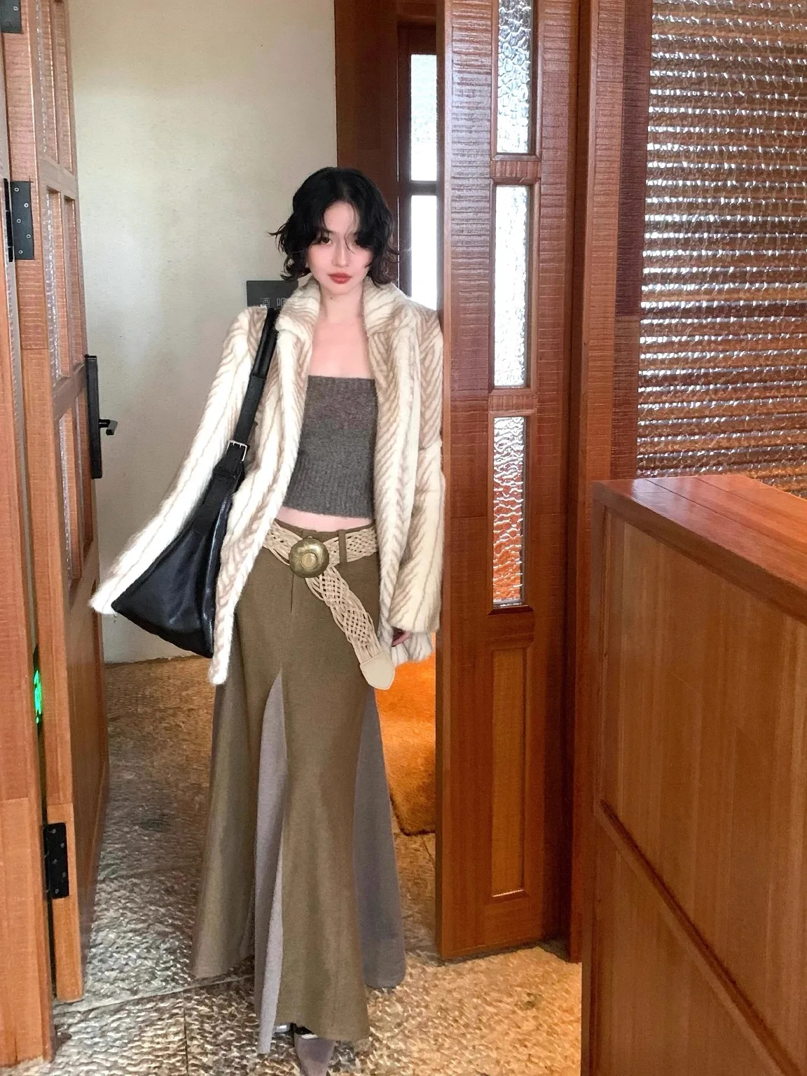 

Экологичное женское винтажное пальто из искусственного меха в стиле Гонконг, с принтом под масляную живопись, осенне-зимнее, теплое, с длинными рукавами, миди-длина