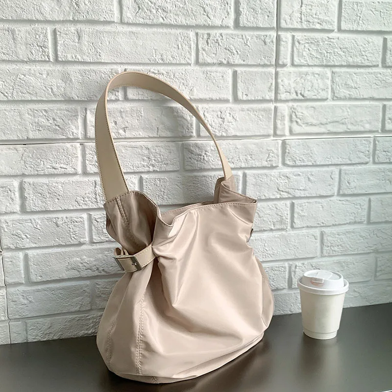 

Large Capacity Crossbody Bag New Women's Nylon Shoulder Bag High-quality Fashion Female Travel Shopper Bag Purse Handbags