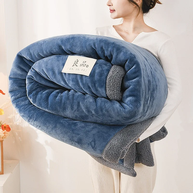 A Class Thickened Milk Fleece Cotton Quilted Three-Layer Blanket Warm Double-Sided Fleece Throw Blanket Soft Nap Blanket