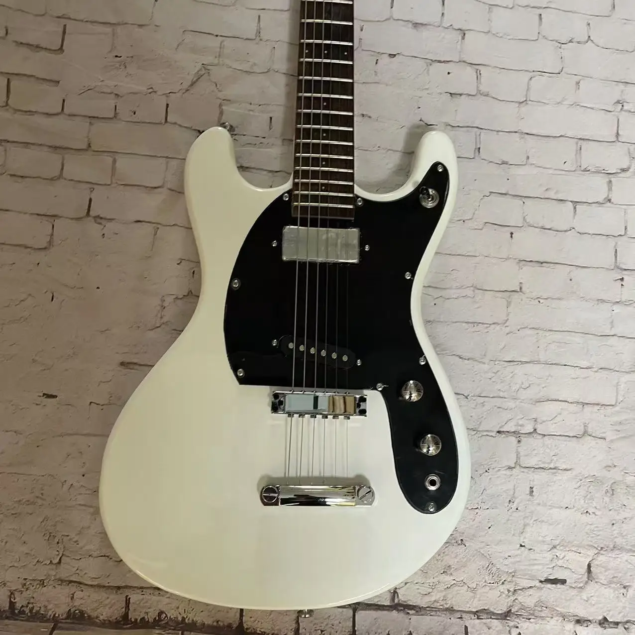 Electric Guitar 6-Chord Small Foot Style Electric Guitar, White Body, Factory Realistic Photo, Order and Ship Immediately, In St