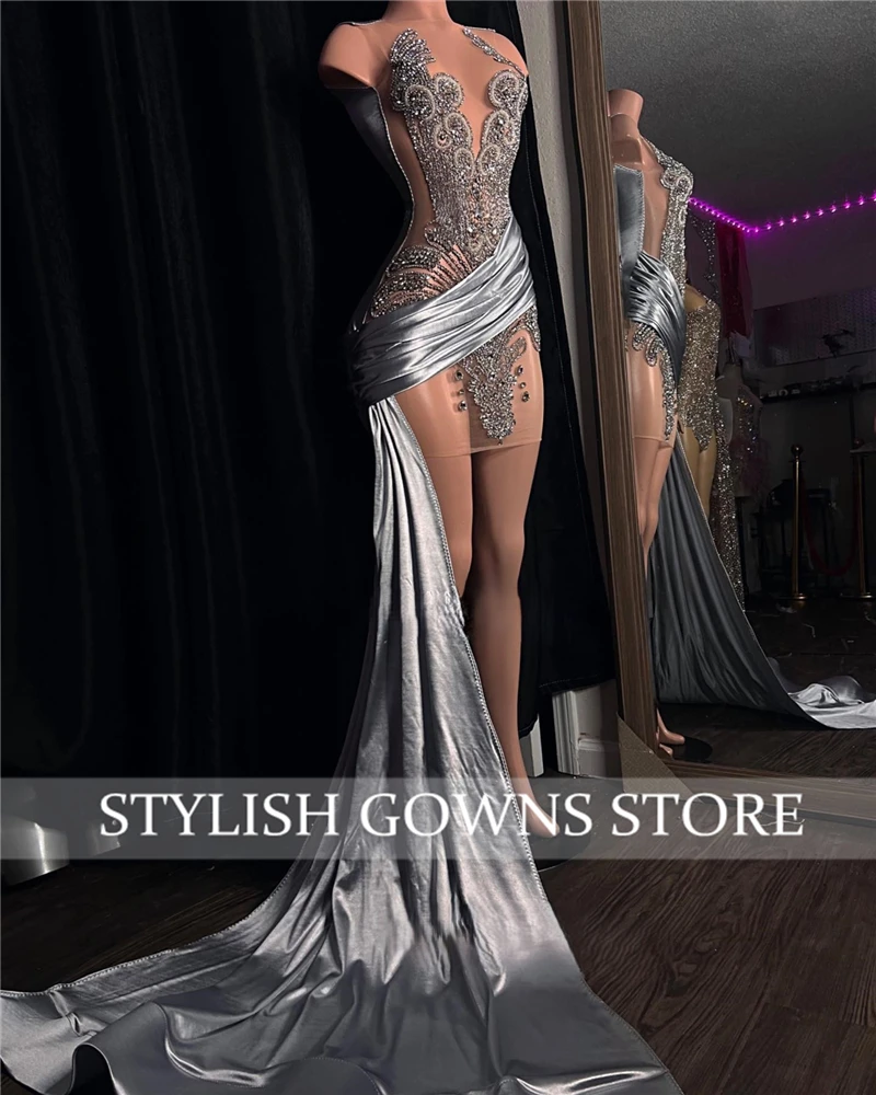 Silver Short Prom Dress For Black Girls 2024 Beaded Rhinestone Birthday Party Gowns Pleats Mini Cocktail Customized