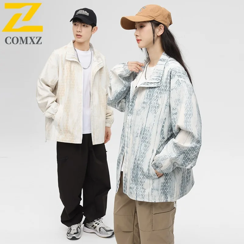 

COMXZ 2025 новая куртка мужская с бейсбольным воротником весна-осень модный тренд повседневное пальто 3D карманное украшение легкая ветровка