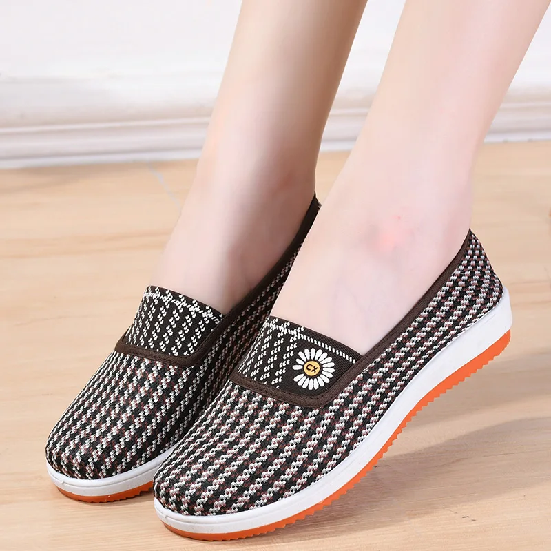 Women Plaid Canvas Slip On Flats Daisy Embroidery Non Slip Casual Walking Shoes