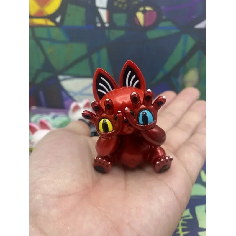 Original STASTO Gashapon The Cat From Hell Blindfold Cat Qversion Mini Anime Action Figure Model Toys Gifts Collection Ornament