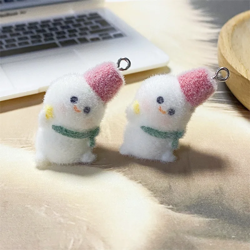 20pcs Cute Christmas Snowman charms Flocking cartoon snowman shape resin dolls pendant for Keychains DIY Jewelry make Accessorie