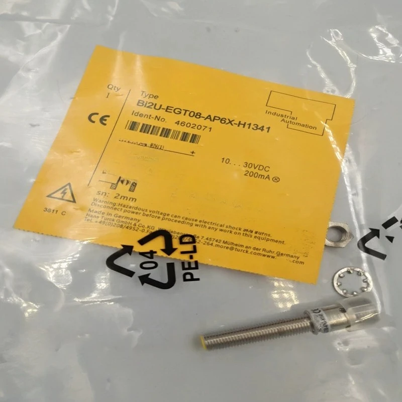 Proximity switch BI2U-EGT08-AP6X-H1341 four-pin connector PNP normally open sensor 4602071