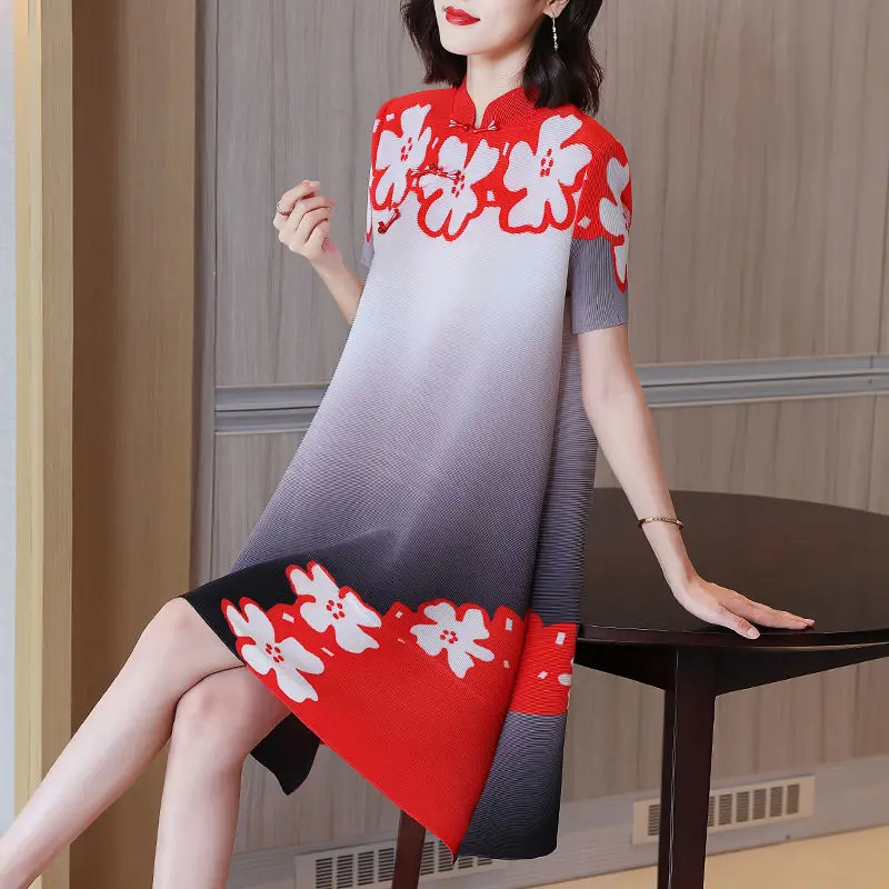 

Gradient retro stand collar improved cheongsam skirt female 2023 summer western style high-end slim short sleeve pleated dress