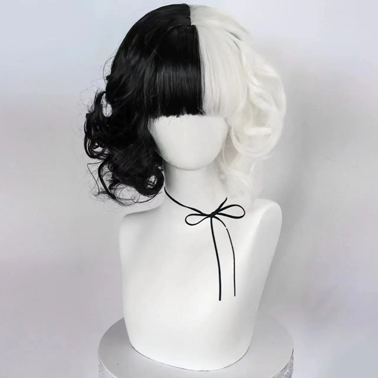 women Movie Cosplay Cruella de Vil Cosplay Cruella Wig Short Black White and Black Brown Curly  Wigs With Mask Cosplay Costume