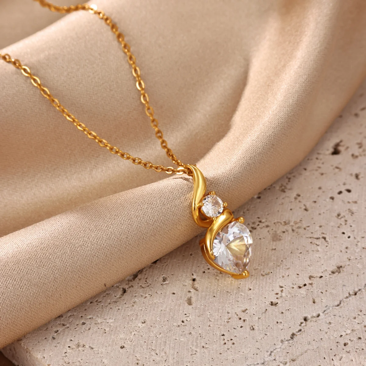 Zircon Heart Pendant Necklaces For Women Gold Color Stainless Steel Heart Love Necklace Engagement Wedding Christmas Jewelry