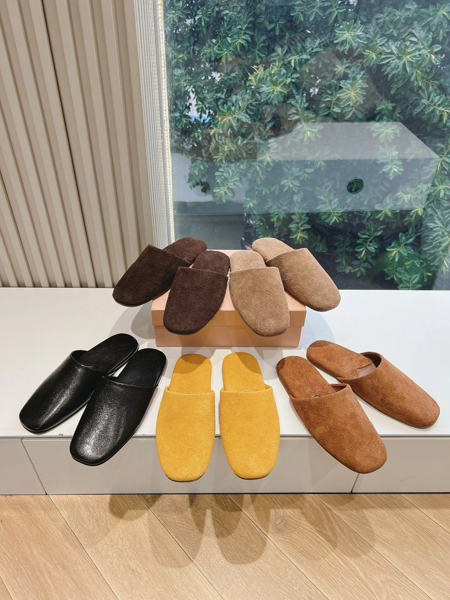 

24 autumn and winter new slippers, fashion slippers, abrasive leather fabric, leather outsole, casual fashion, size35-40