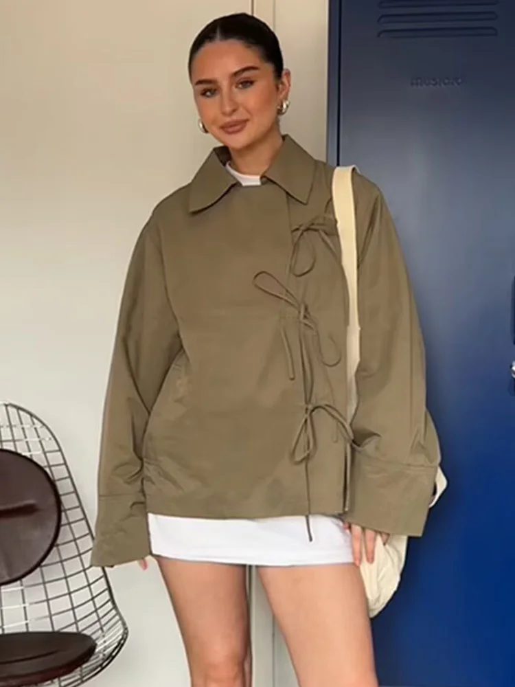 

HH Woman Winter Fashion Turn-down Collar Long Sleeves Pocket Bow Lace-up Decoration Jackets Female Casual Solid Short Coat