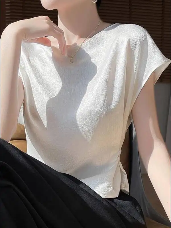 Frühling Sommer Neues strukturiertes rundes Ne ort Sve Damen-T-Shirt mit asymmetrischem Design und Satinbasis, bequeme, lockere Passform, Strick...