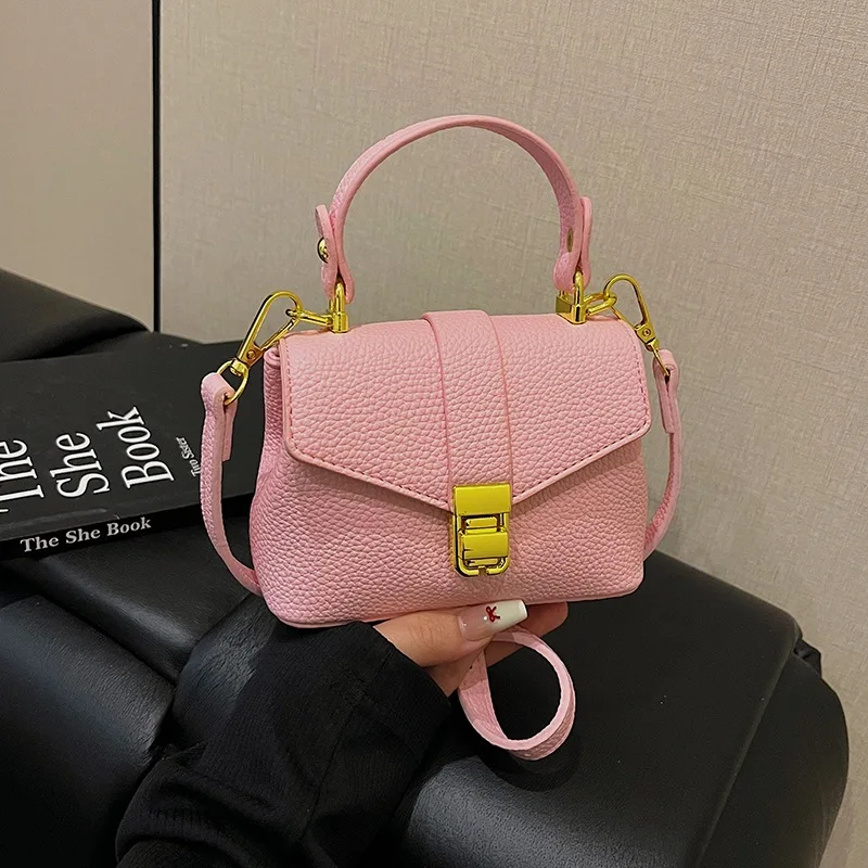 

Новая маленькая квадратная сумка с откидной крышкой, однотонная портативная сумка через плечо, простая сумка-мессенджер, модная дорожная сумка